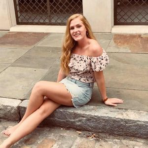 Meet your Posher, Caitlyn